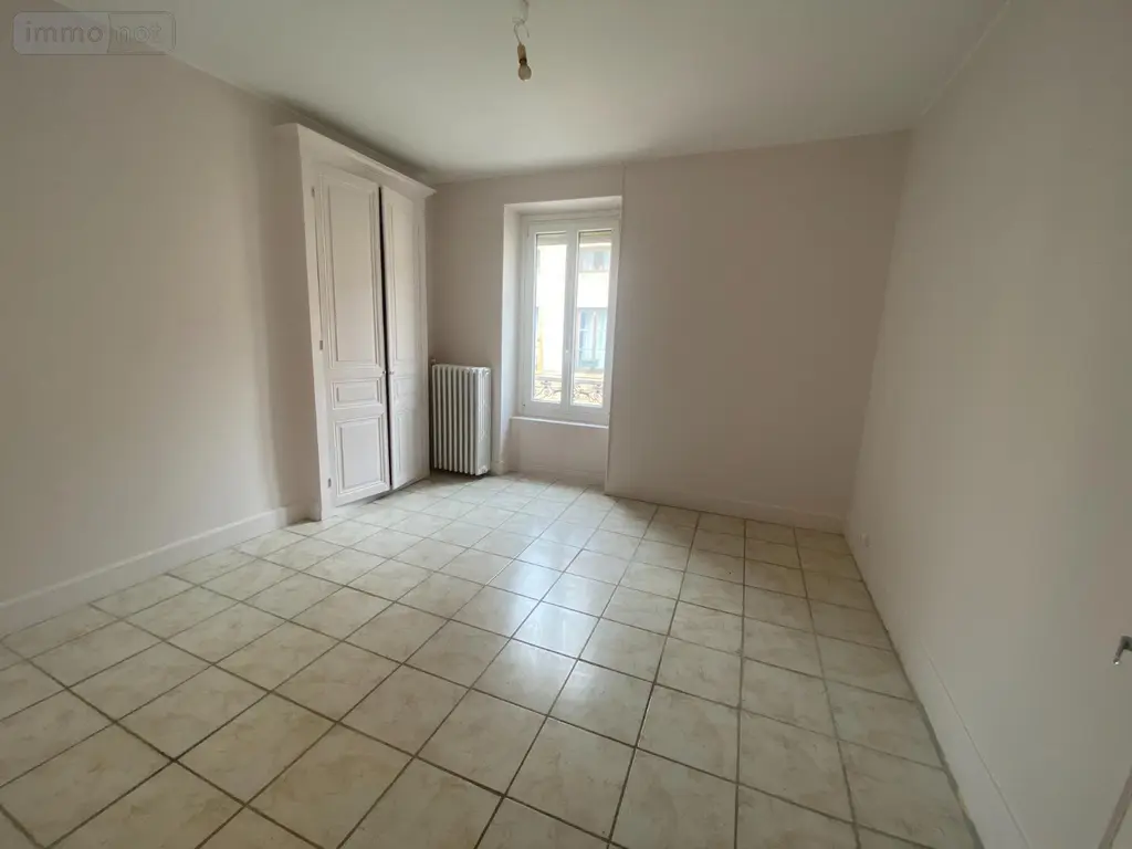 Location appartement Salornay-sur-Guye 71250 Saône-et-Loire 71 82 m2 3 pièces 660 euros location_appartement_com_71495_71250 002