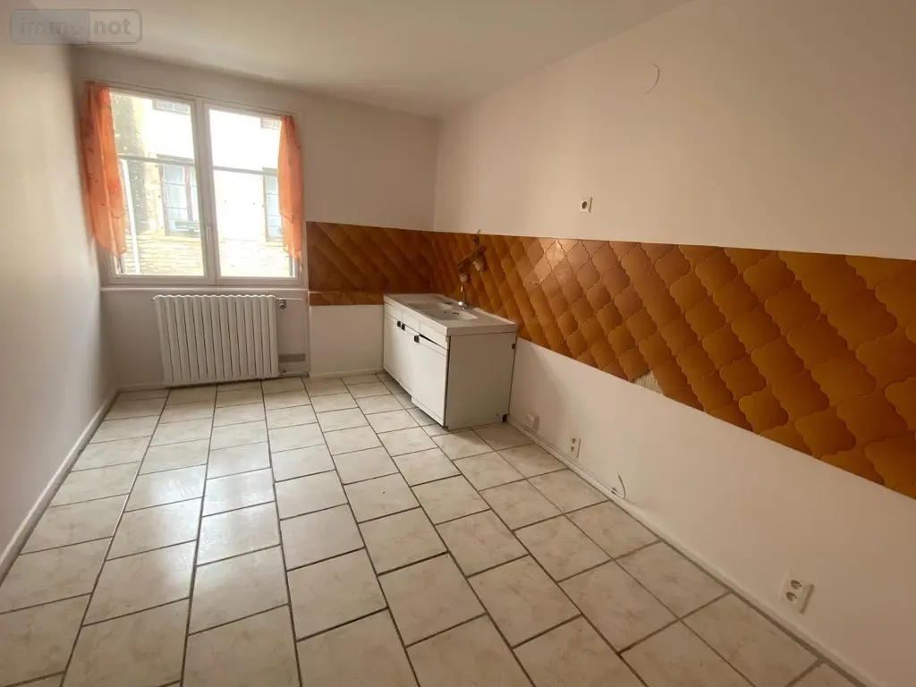 Location appartement Salornay-sur-Guye 71250 Saône-et-Loire 71 82 m2 3 pièces 660 euros location_appartement_com_71495_71250 004