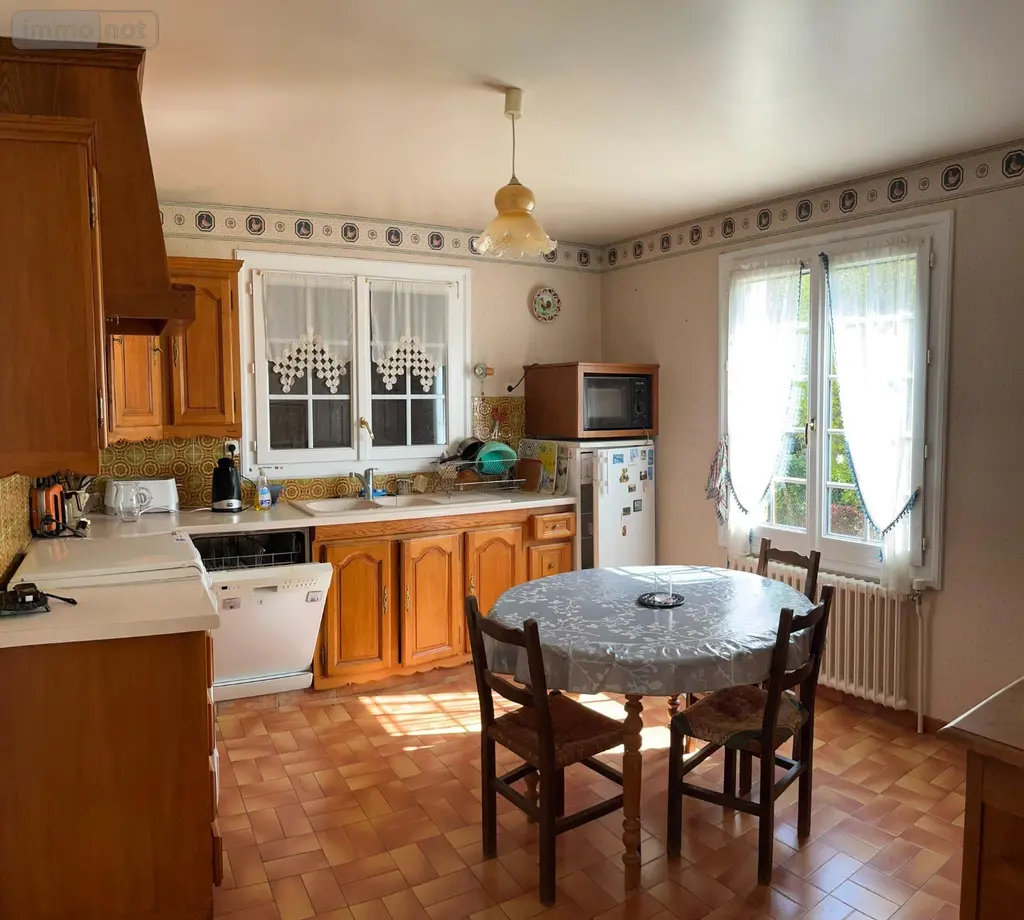 Maison a vendre Le Mêle-sur-Sarthe 61170 Orne 61 136 m2 8 pièces 253200 euros GR 006