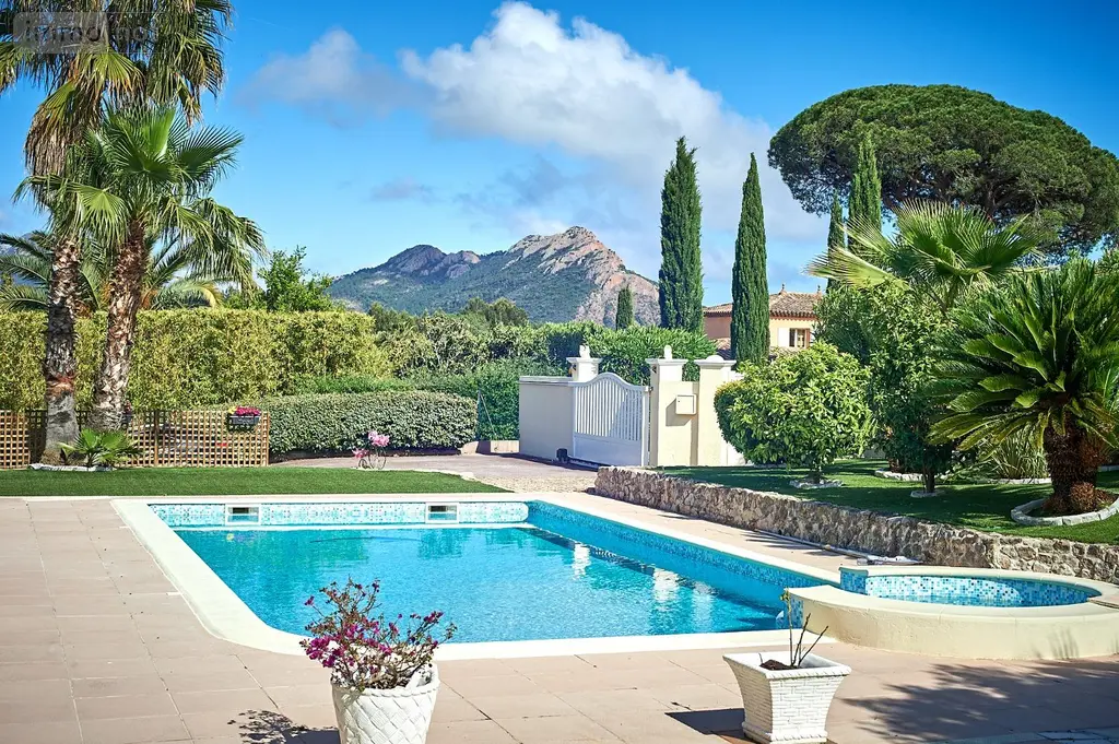 Maison a vendre Saint-Raphaël 83700 Var 83 143 m2 6 pièces 1350000 euros 1001235 002