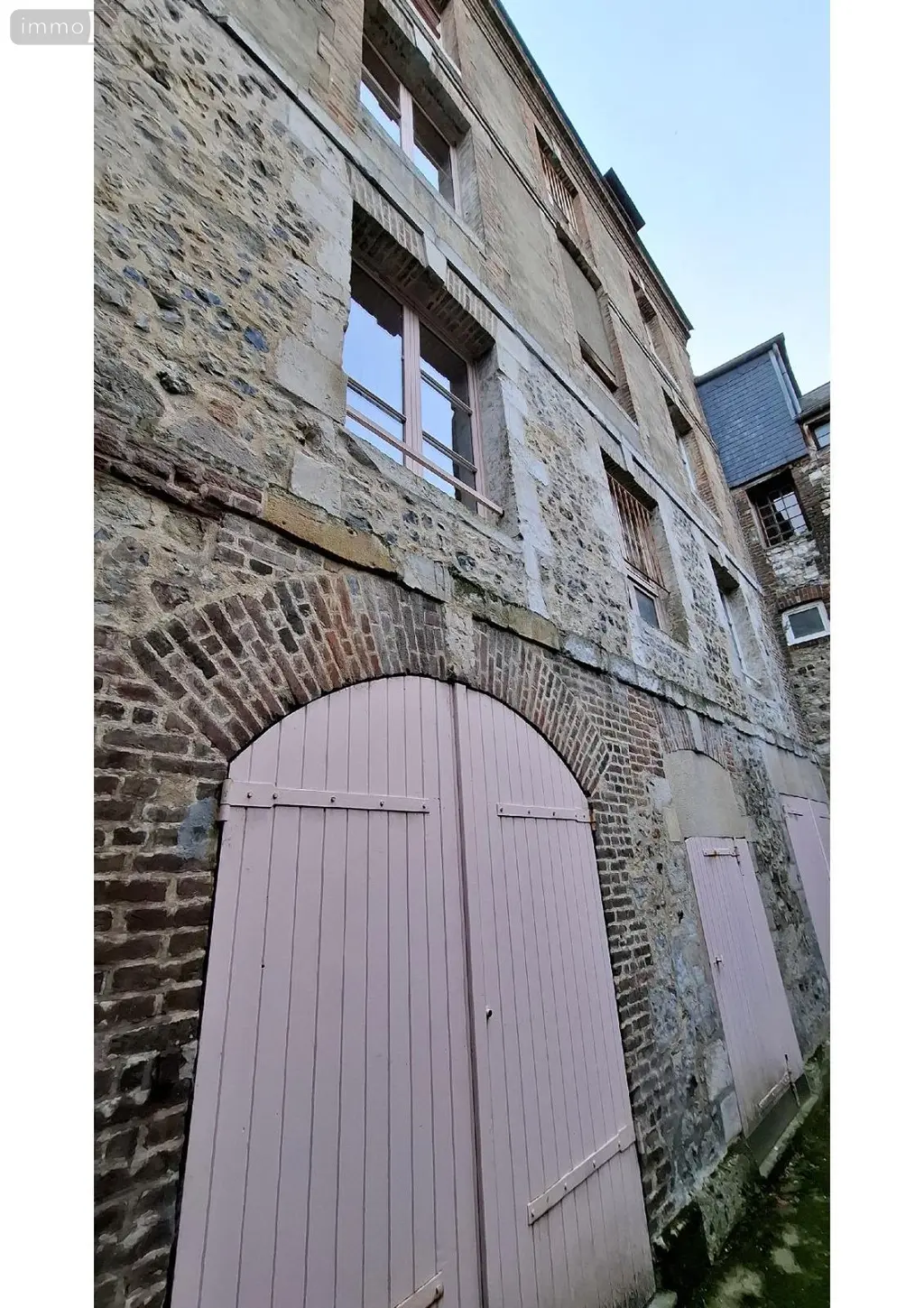 Immeuble de rapport a vendre Honfleur 14600 Calvados 14 167 m2 372960 euros HO 860 007