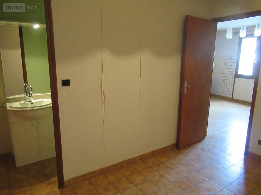 Appartement a vendre Guillestre 05600 Hautes-Alpes 05 30 m2 2 pièces 65000 euros SOUS PROMESSE DE VENTE / VENDU 005