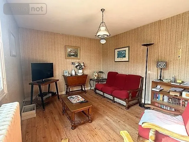 Immeuble de rapport a vendre Bort-les-Orgues 19110 Corrèze 19 152 m2 9 pièces 90000 euros M52 003