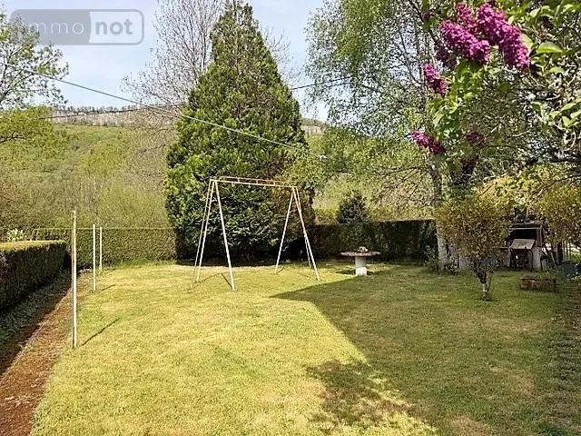 Immeuble de rapport a vendre Bort-les-Orgues 19110 Corrèze 19 152 m2 9 pièces 90000 euros M52 009