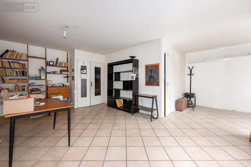 Appartement a vendre Paris 20e Arrondissement 75020 Paris 75 69 m2 3 pièces 530000 euros 3 PIECES RUE FONTARABIE 006