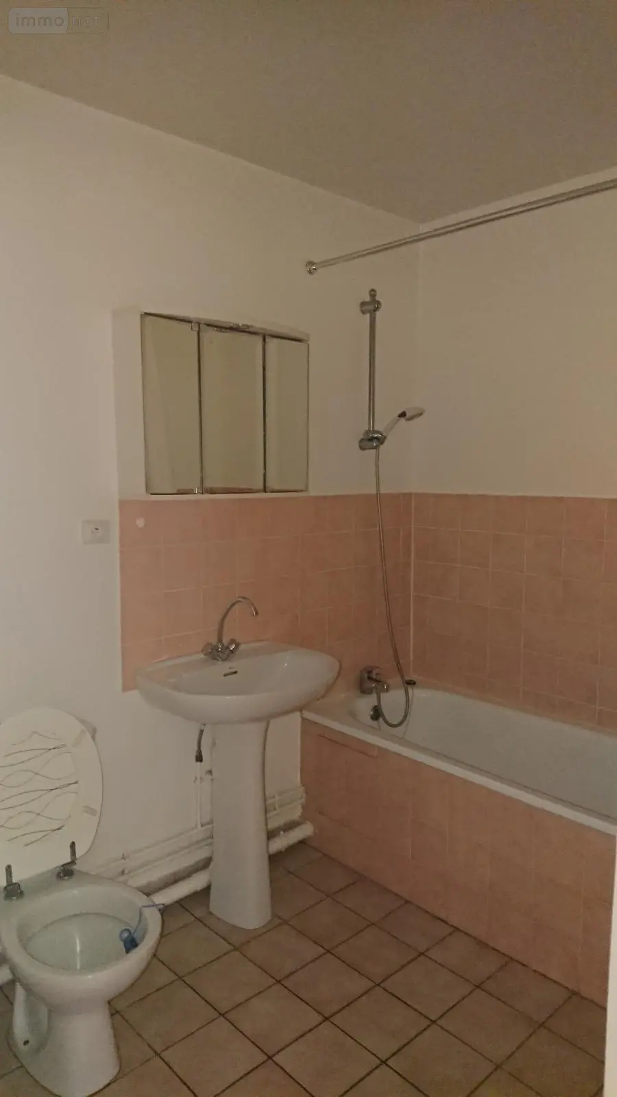 Location appartement Reims 51100 Marne 51 45 m2 2 pièces 675 euros CAR 006