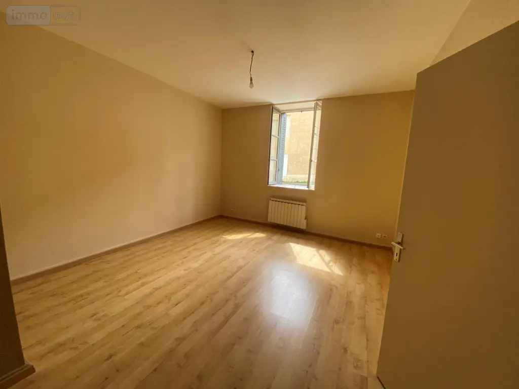 Location appartement Cluny 71250 Saône-et-Loire 71 55 m2 2 pièces 462 euros location_appartement_com_71137_71250 001