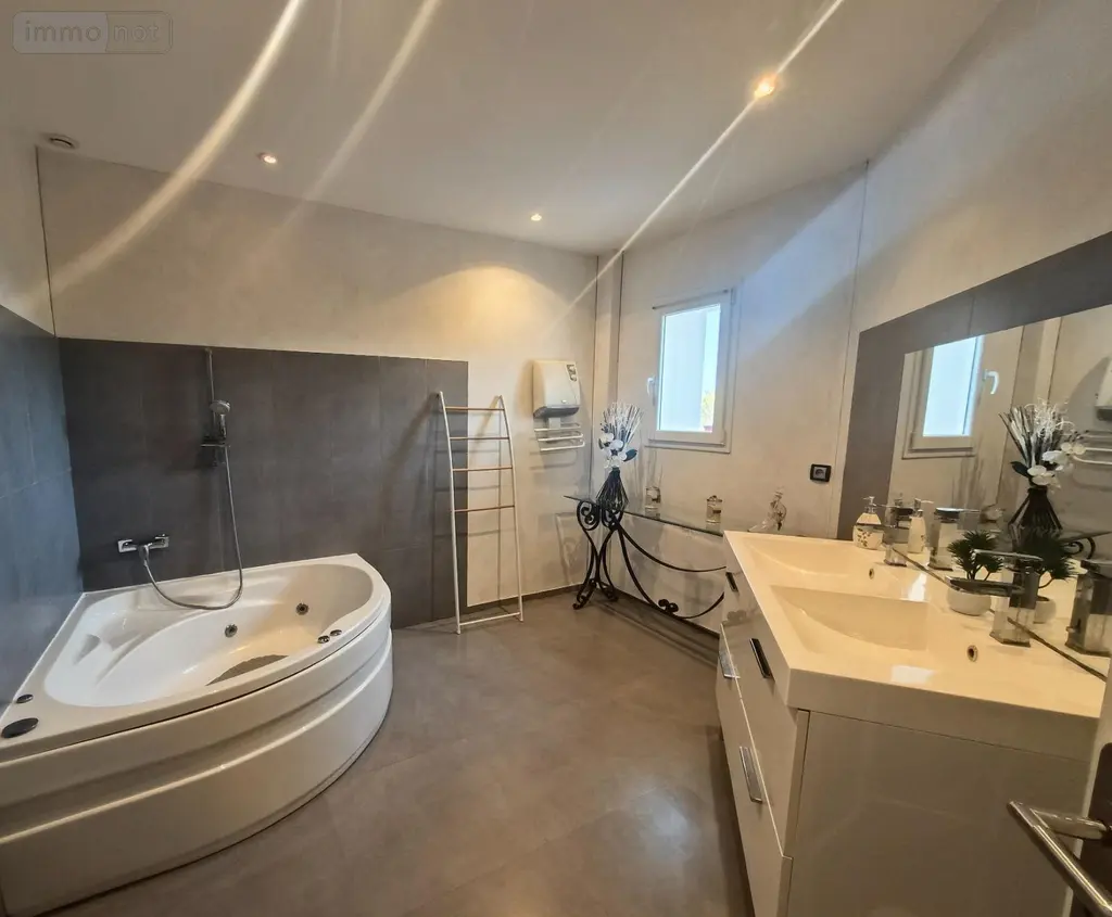 Maison a vendre Le Cannet-des-Maures 83340 Var 83 200 m2 8 pièces 775000 euros villalecannet 004