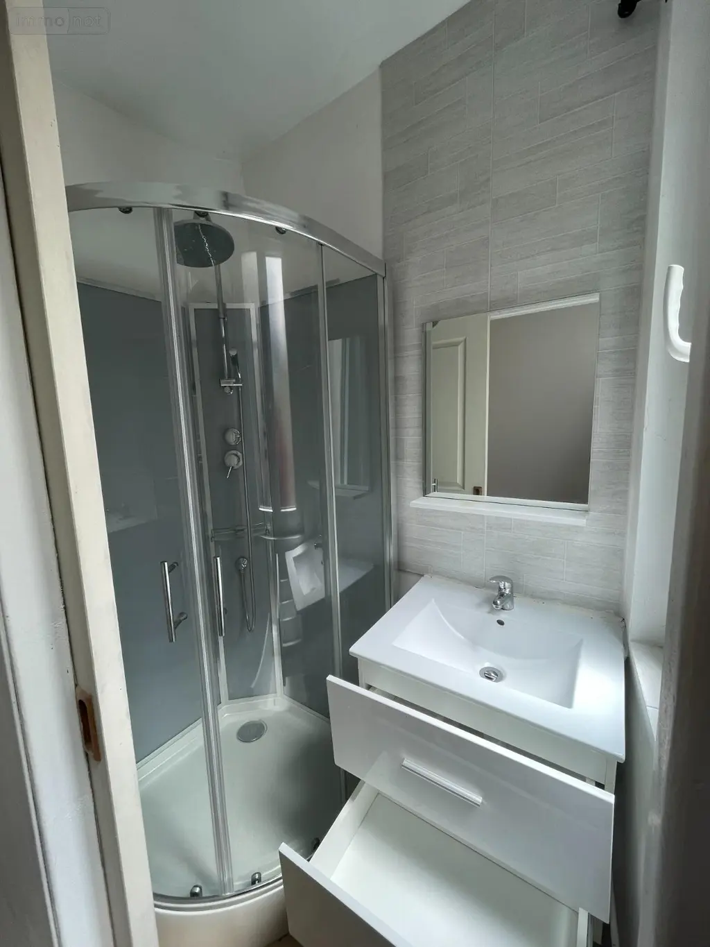 Location appartement Brionne 27800 Eure 27 44 m2 2 pièces 430 euros sd-locbou 006