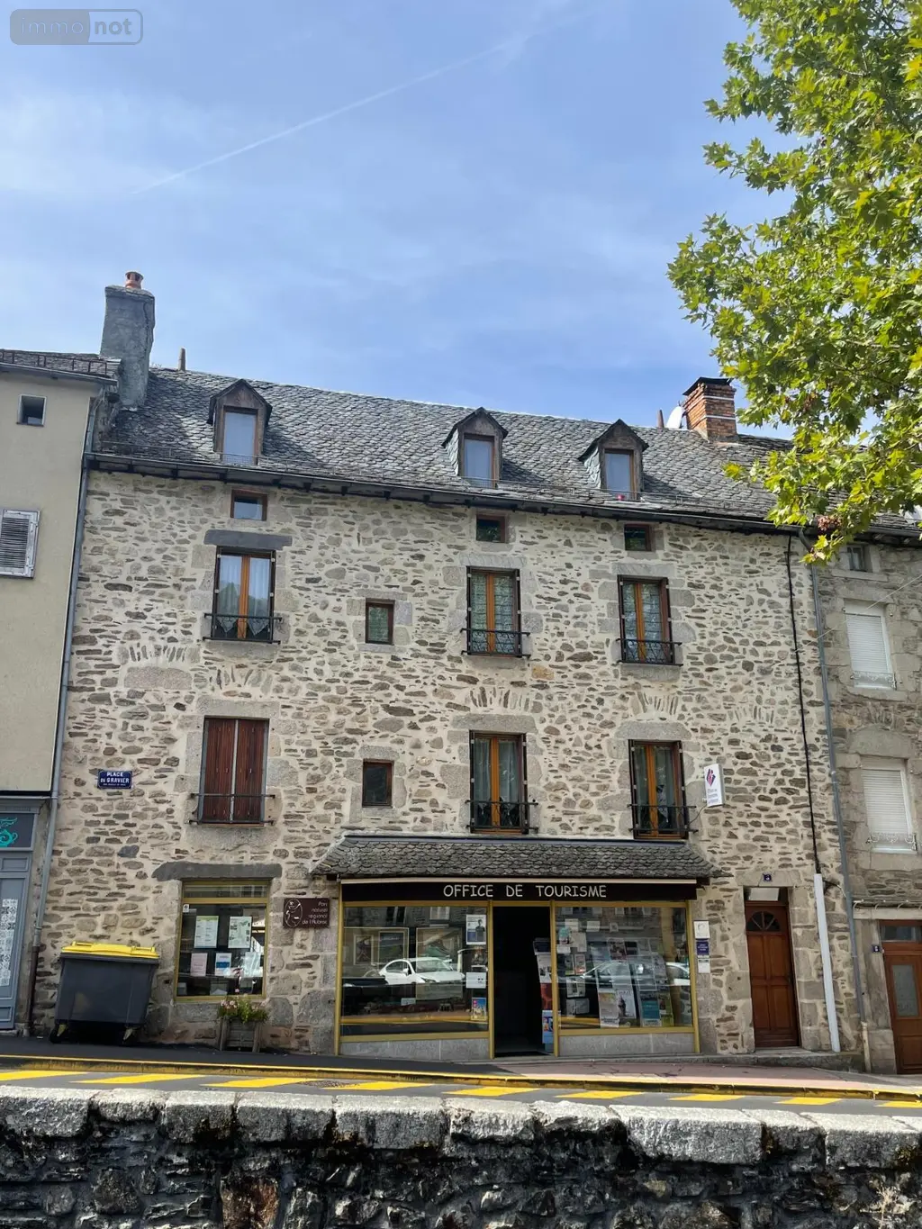 Immeuble de rapport a vendre Chaudes-Aigues 15110 Cantal 15 110 m2 7 pièces 243800 euros 1003123 001