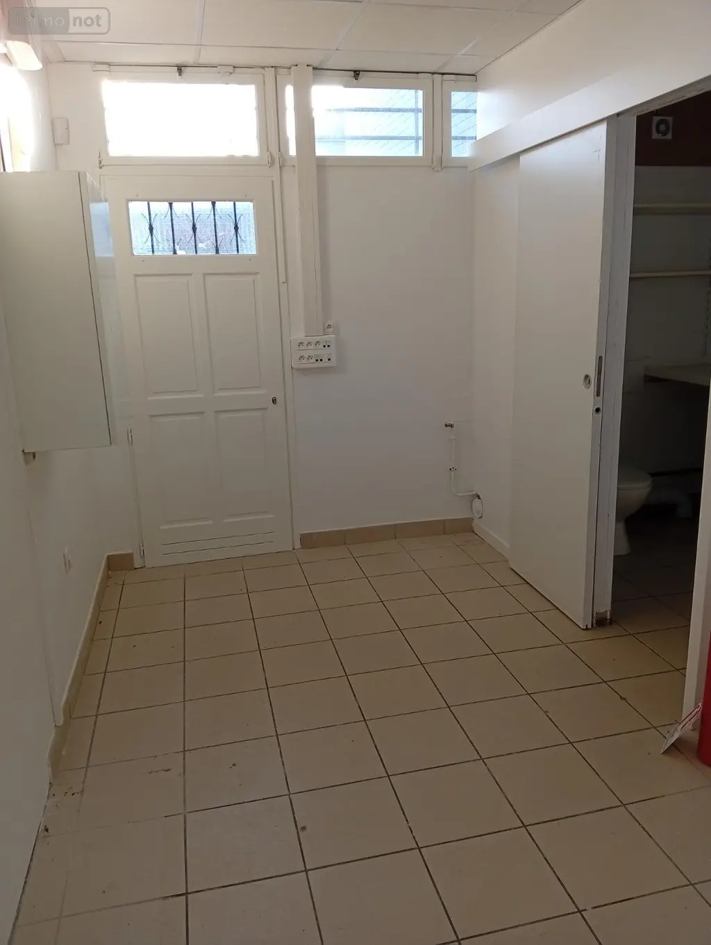 Location fonds et murs commerciaux Saint-Ouen-de-Thouberville 27310 Eure 27 145 m2 2 pièces 1200 euros LOC 115045 007