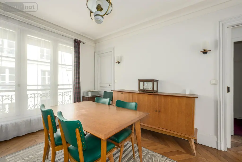 Appartement a vendre Paris 8e Arrondissement 75008 Paris 75 93 m2 3 pièces 987920 euros 3 PIECES + SERVICE  BD BATIGNOLLES  008