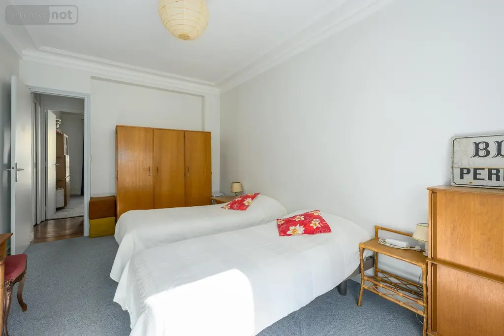 Appartement a vendre Paris 8e Arrondissement 75008 Paris 75 93 m2 3 pièces 987920 euros 3 PIECES + SERVICE  BD BATIGNOLLES  009