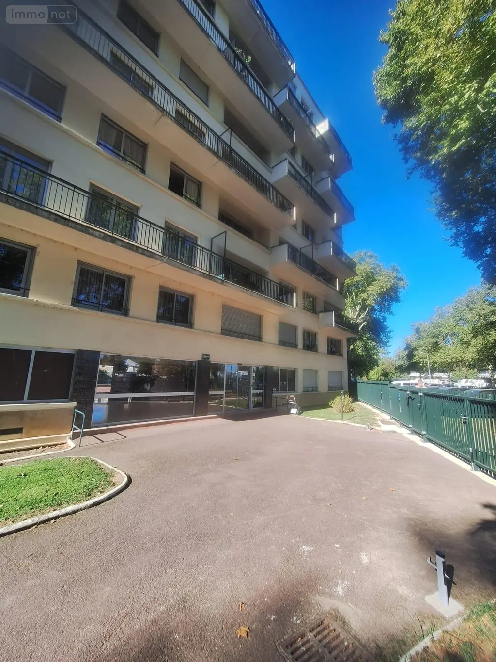 Location appartement Chalon-sur-Saône 71100 Saône-et-Loire 71 84 m2 4 pièces 1040 euros location_appartement_com_71076_71100 002