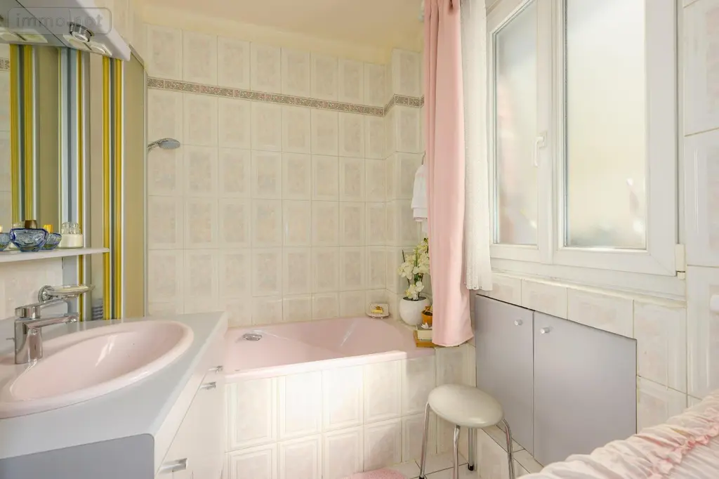 Appartement a vendre Levallois-Perret 92300 Hauts-de-Seine 92 62 m2 3 pièces 531800 euros 3 PIECES LEVALLOIS PARC GUSTAVE EIFFEIL 013