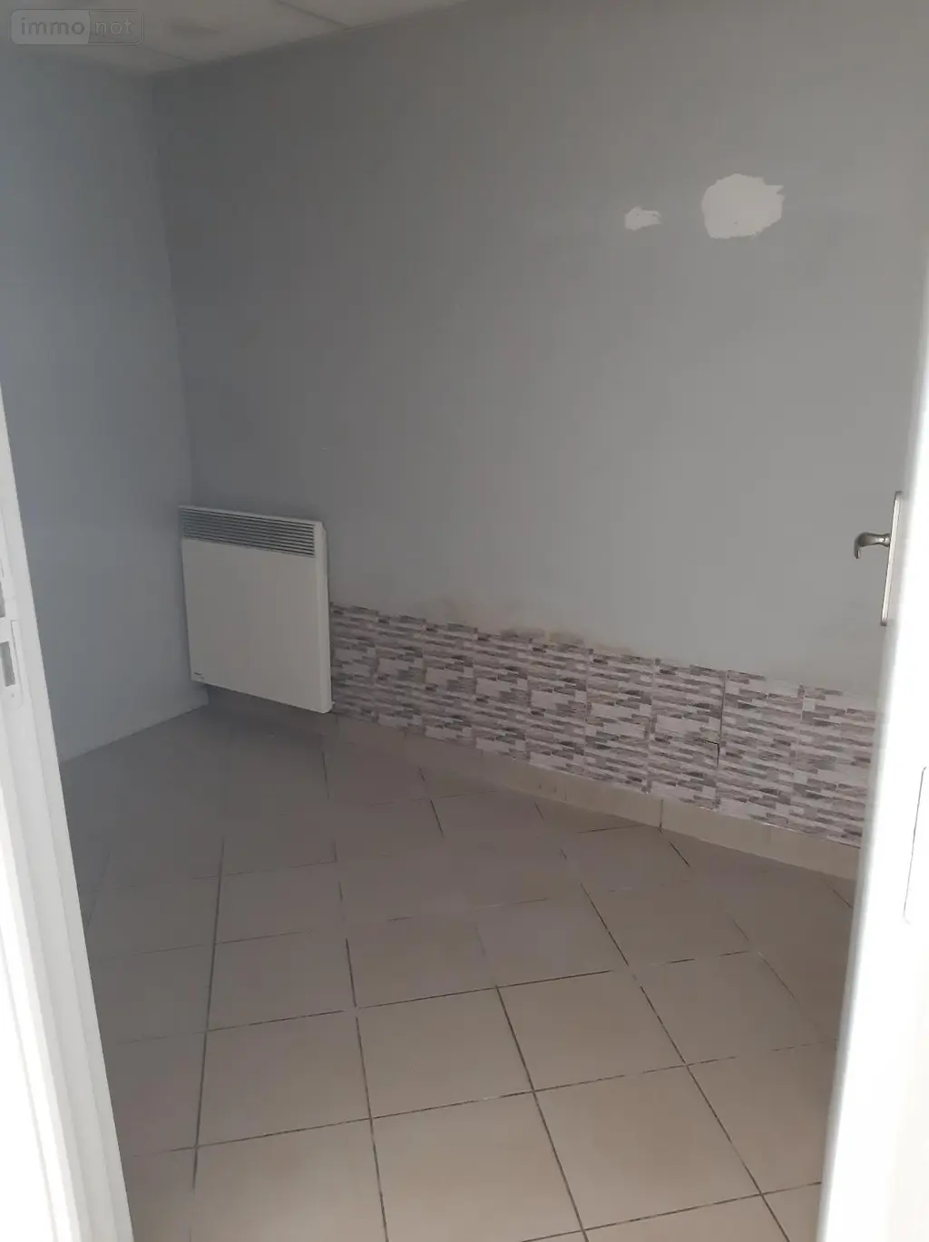 Location fonds et murs commerciaux Pollionnay 69290 Rhône 69 507 euros 250957 004