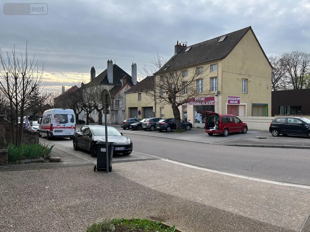 Location fonds et murs commerciaux Givry 71640 Saône-et-Loire 71 13 m2 1 pièce 450 euros Local professionnel 003