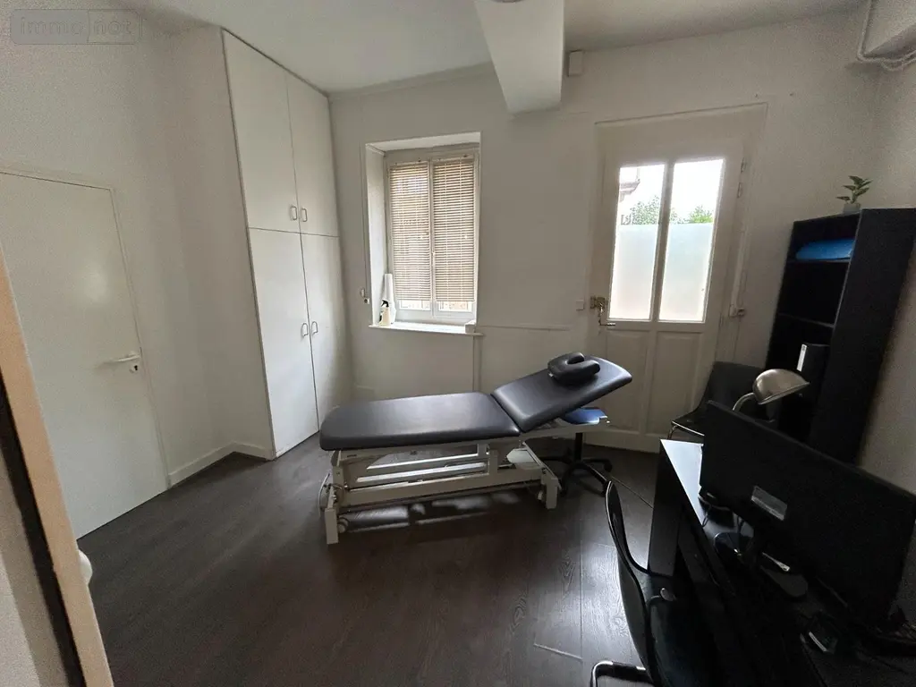 Location fonds et murs commerciaux Givry 71640 Saône-et-Loire 71 13 m2 1 pièce 450 euros Local professionnel 001