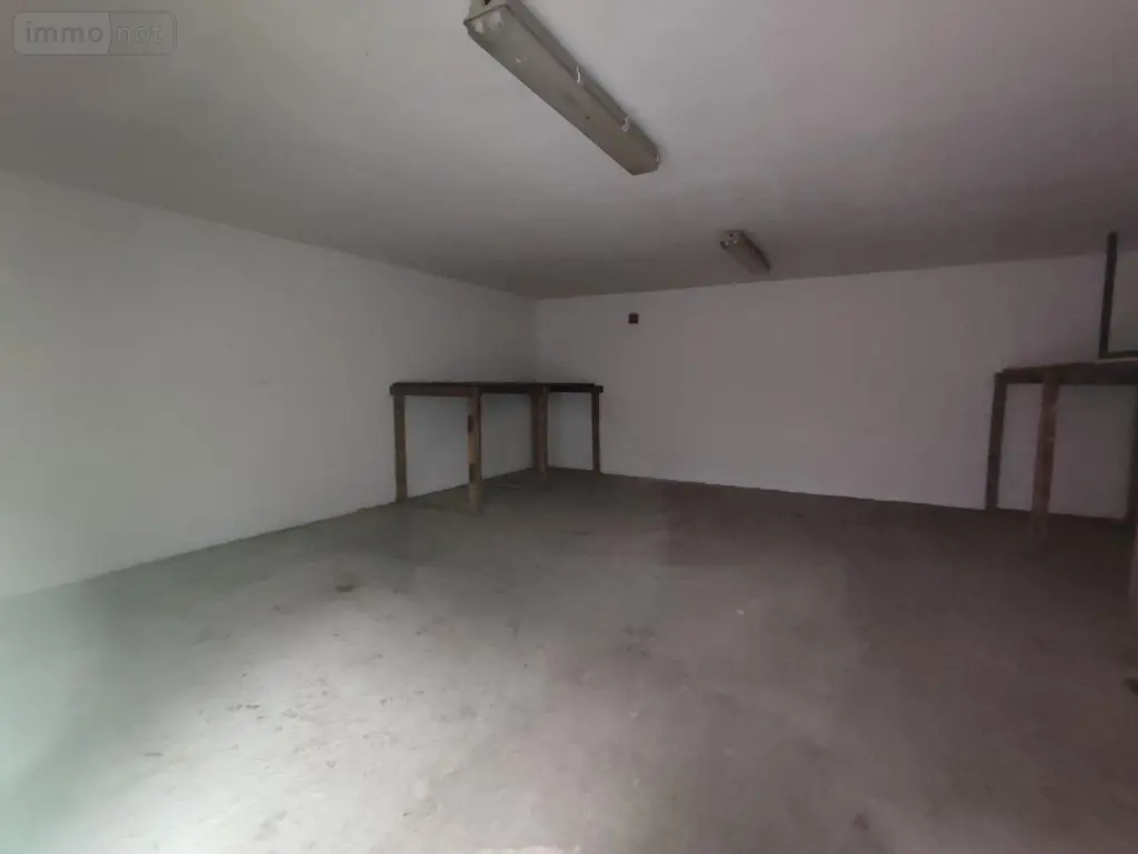 Location fonds et murs commerciaux Saint-Didier-des-Bois 27370 Eure 27 300 m2 1 pièce 1100 euros 2026L37 006