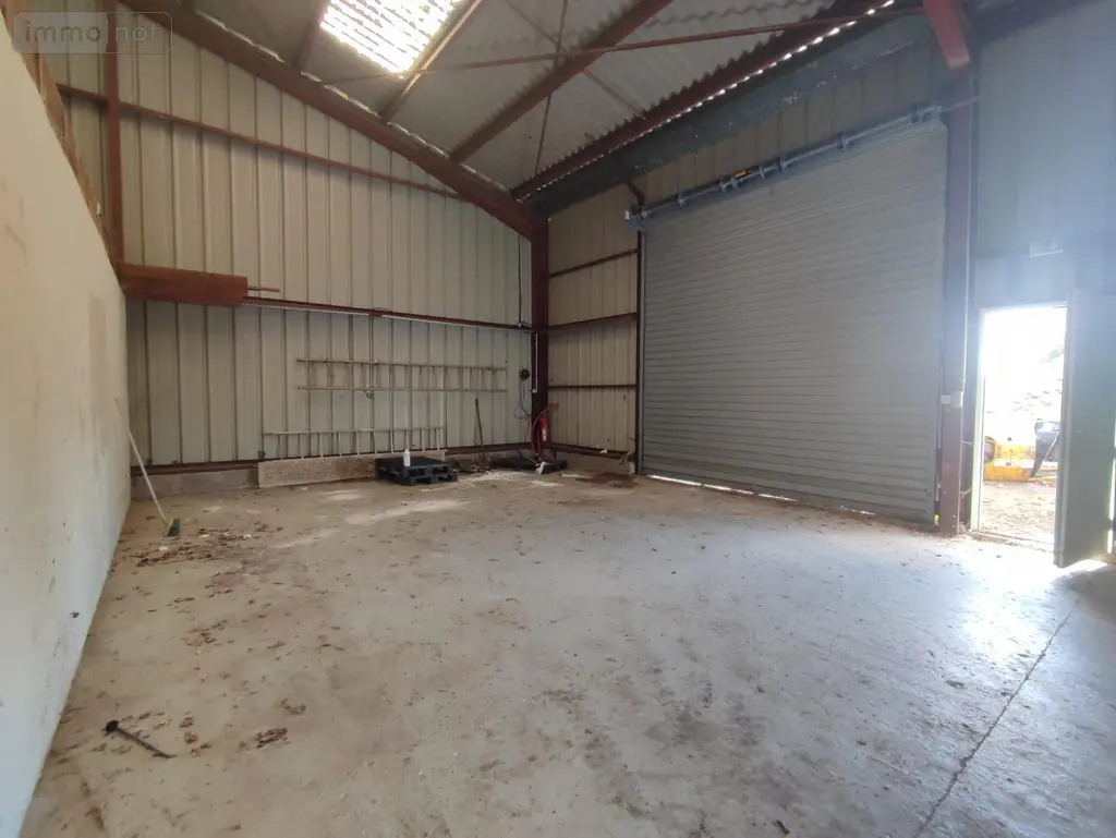 Location fonds et murs commerciaux Saint-Didier-des-Bois 27370 Eure 27 300 m2 1 pièce 1100 euros 2026L37 003