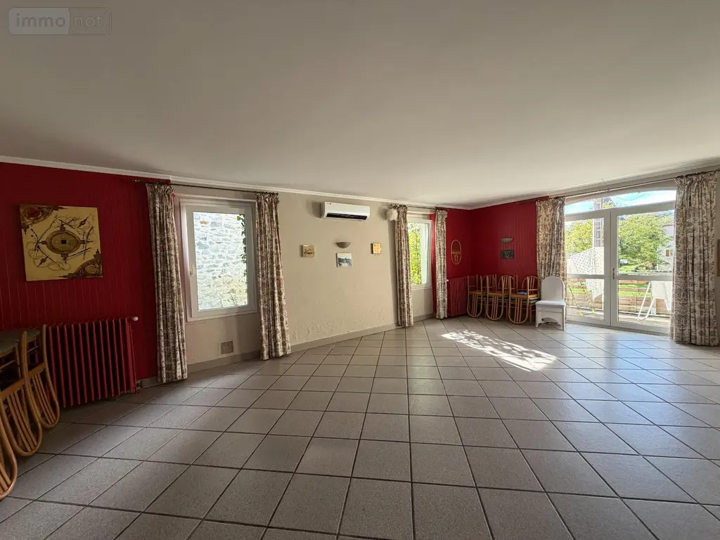 Fonds et murs commerciaux a vendre Gorses 46210 Lot 46 273 m2 12 pièces 199700 euros 26.008 005