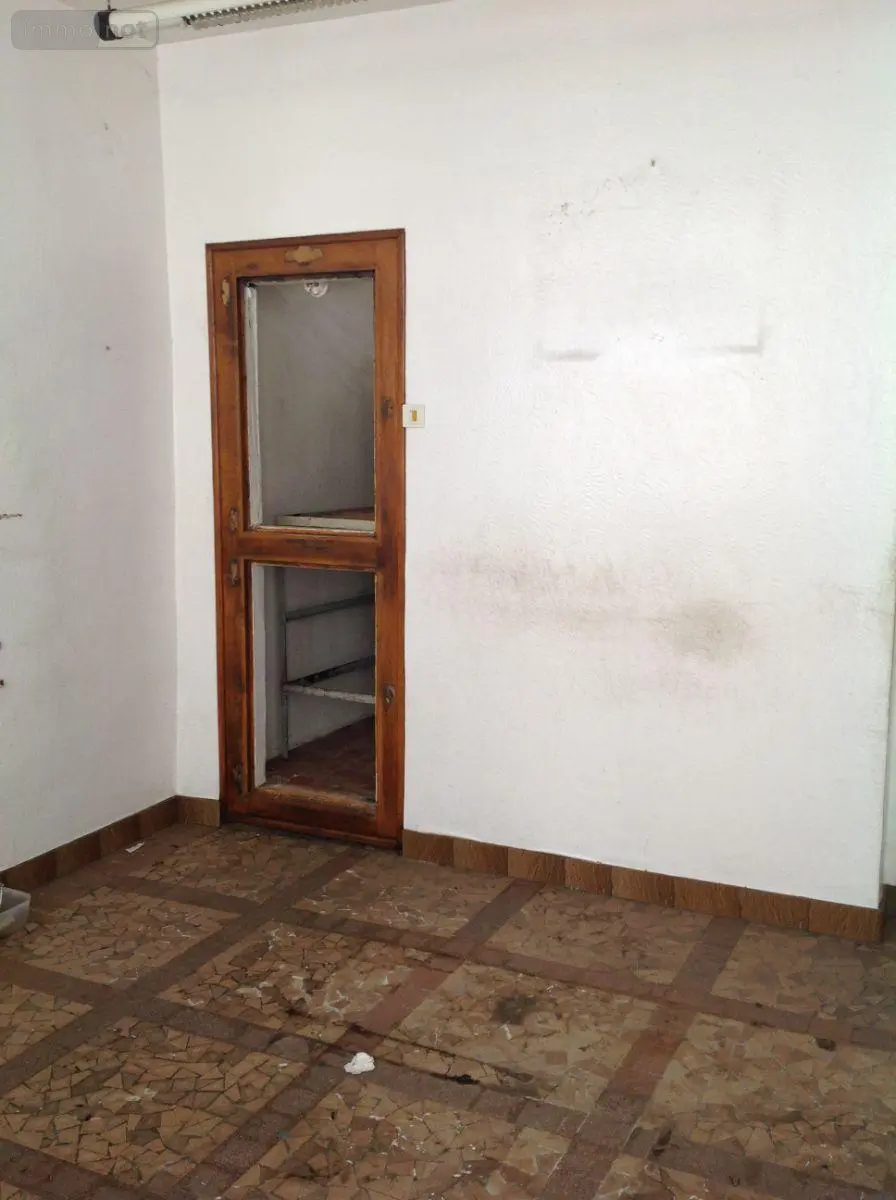 Fonds et murs commerciaux a vendre Saint-Gaultier 36800 Indre 36 5 pièces 42400 euros 037/492 002