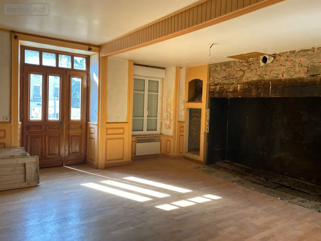 Immeuble de rapport a vendre Mauriac 15200 Cantal 15 8 pièces 100700 euros 15060/864 005