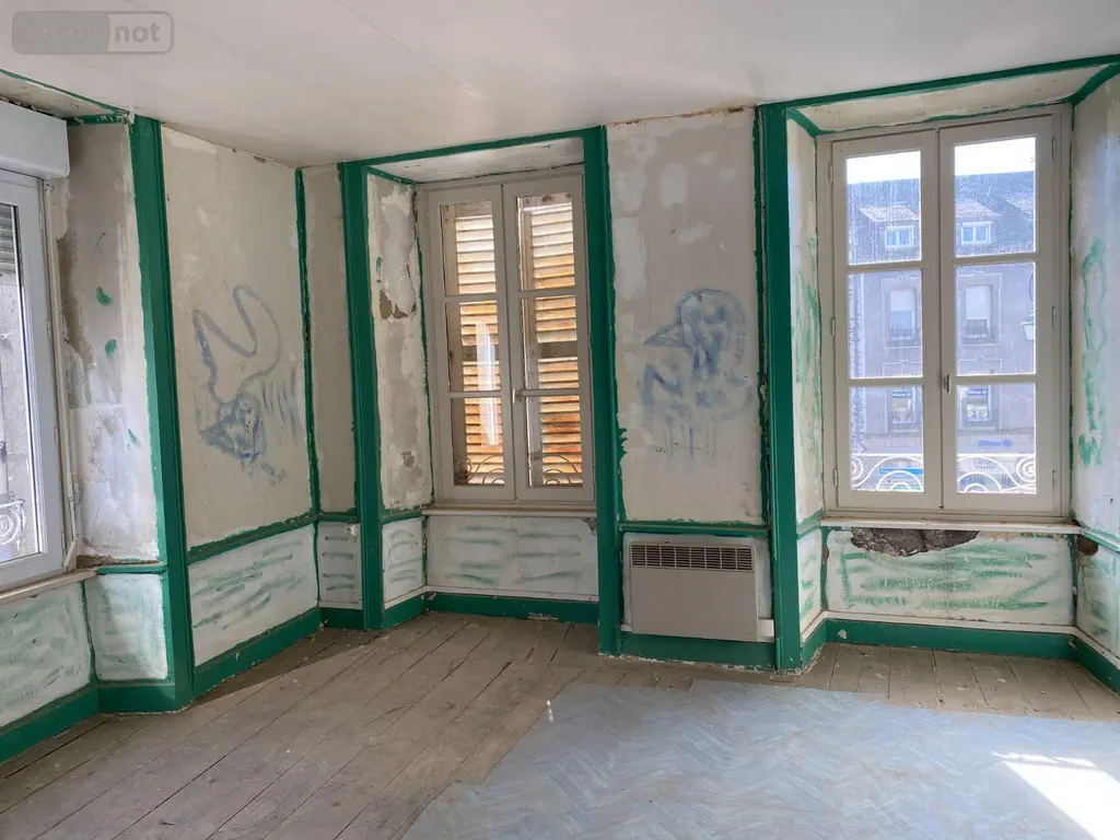 Immeuble de rapport a vendre Mauriac 15200 Cantal 15 8 pièces 100700 euros 15060/864 010