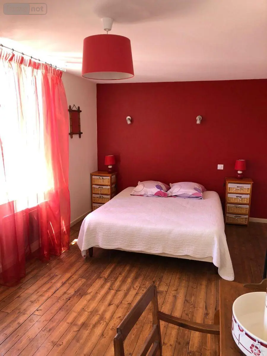 Immeuble de rapport a vendre Saint-Bonnet-de-Salers 15140 Cantal 15 127200 euros 15060/865 003