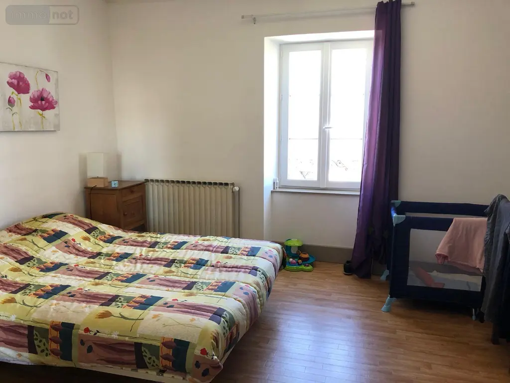 Immeuble de rapport a vendre Saint-Bonnet-de-Salers 15140 Cantal 15 127200 euros 15060/865 010