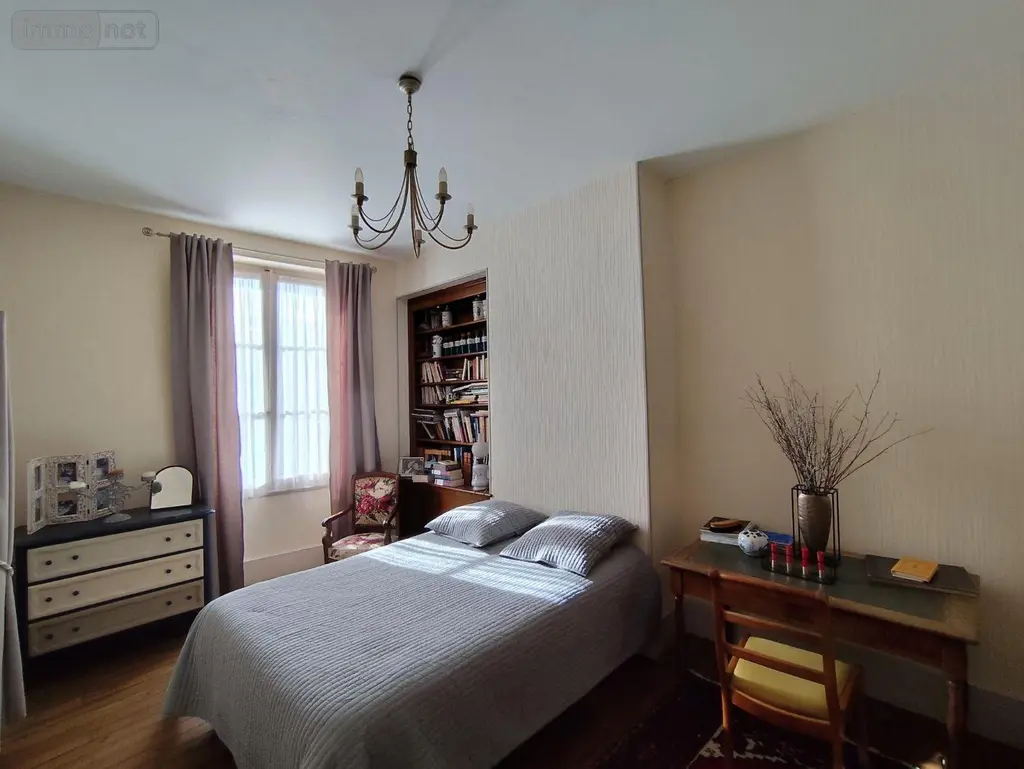 Maison a vendre Saint-Amand-Montrond 18200 Cher 18 207 m2 6 pièces 324400 euros 18022/604 009