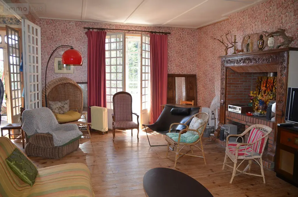 Maison a vendre Vèze 15160 Cantal 15 326 m2 249000 euros FG/2574 004