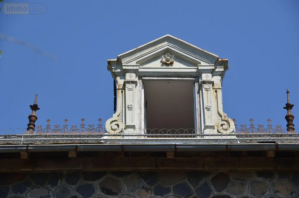 Maison a vendre Vèze 15160 Cantal 15 326 m2 249000 euros FG/2574 008