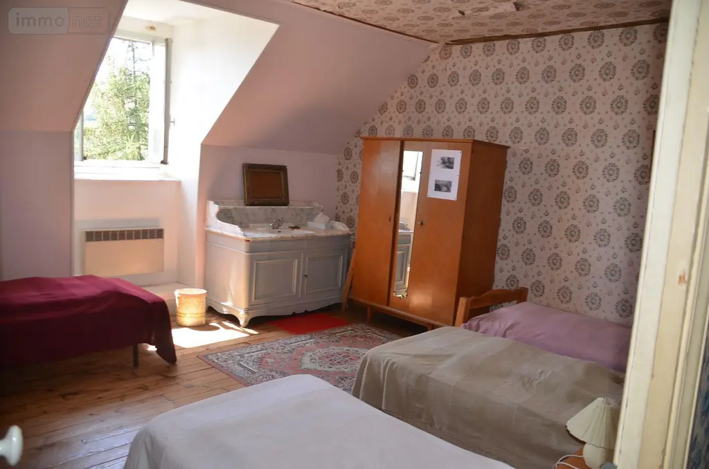Maison a vendre Vèze 15160 Cantal 15 326 m2 249000 euros FG/2574 010