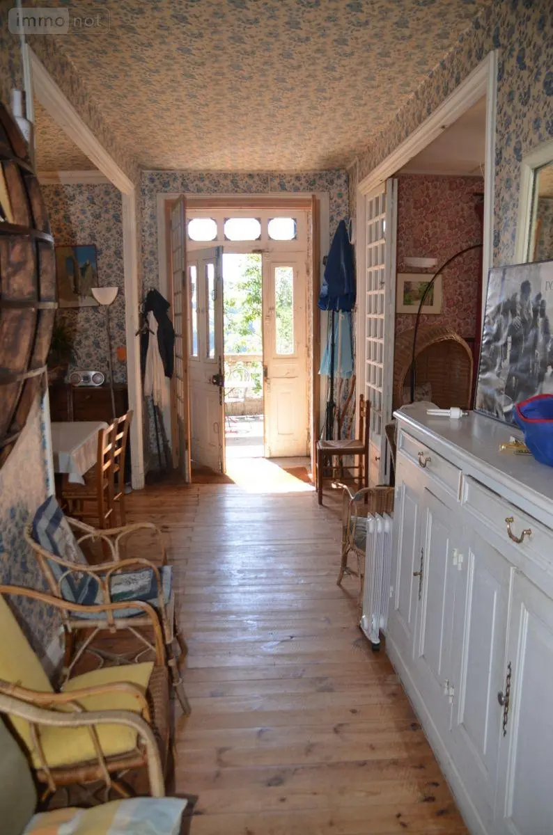 Maison a vendre Vèze 15160 Cantal 15 326 m2 249000 euros FG/2574 012