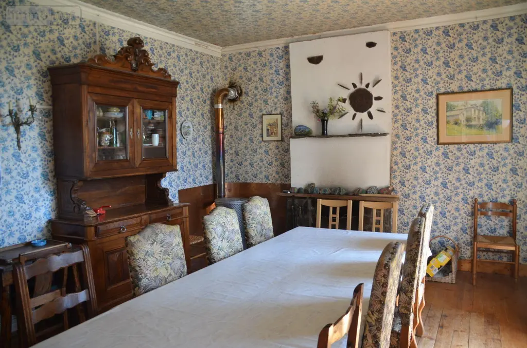Maison a vendre Vèze 15160 Cantal 15 326 m2 249000 euros FG/2574 020