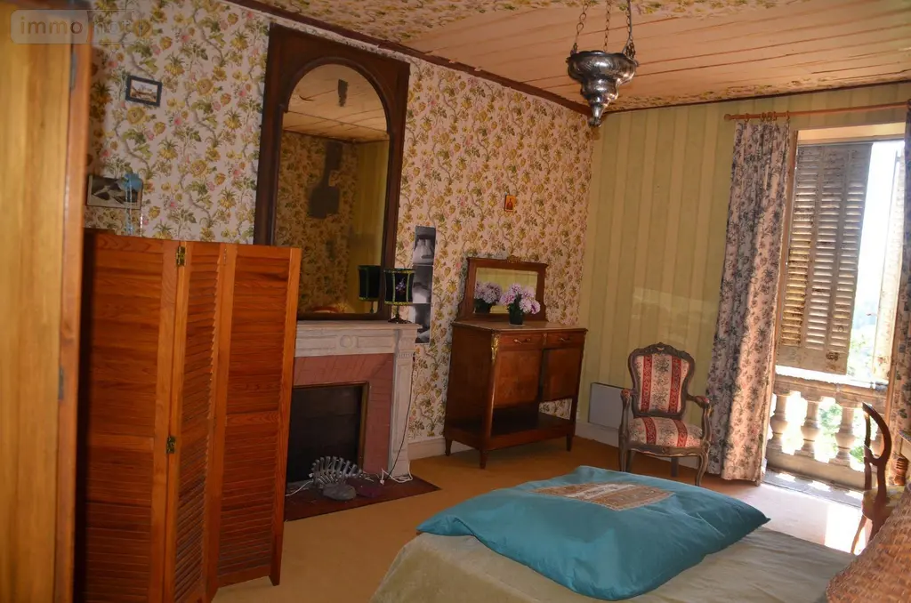 Maison a vendre Vèze 15160 Cantal 15 326 m2 249000 euros FG/2574 023