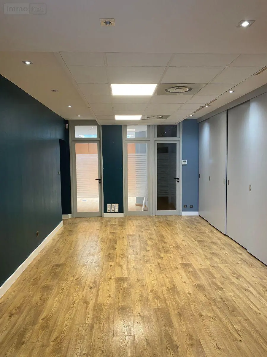 Location fonds et murs commerciaux Estaires 59940 Nord 59 160 m2 850 euros DLOC541 002