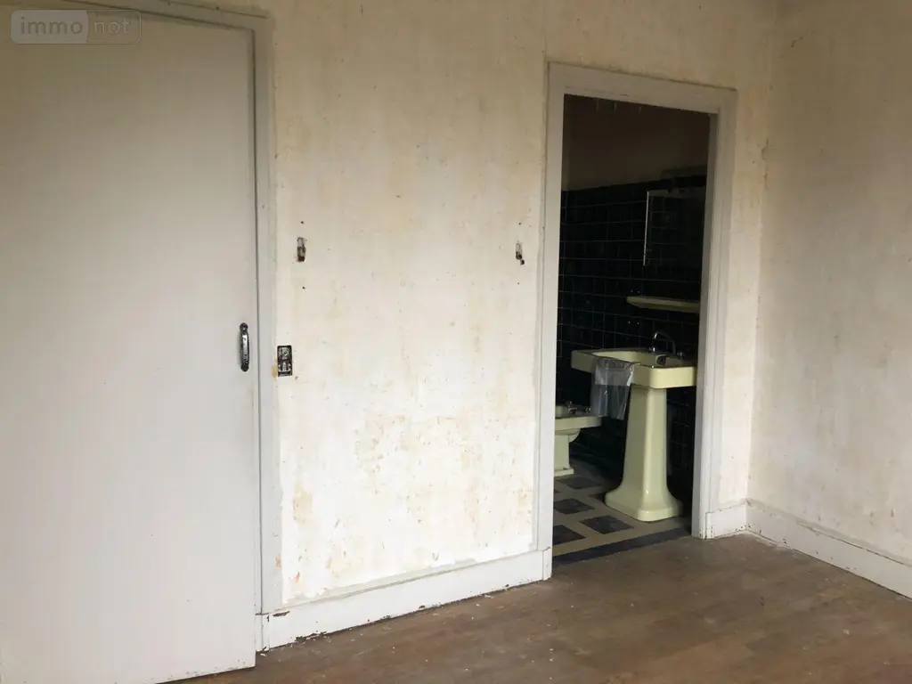 Immeuble de rapport a vendre Lacapelle-Marival 46120 Lot 46 700 m2 166800 euros 46030/IMMR/291 009