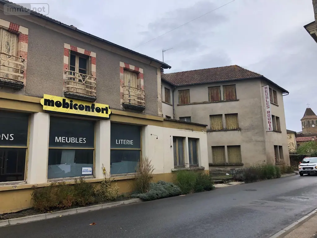 Immeuble de rapport a vendre Lacapelle-Marival 46120 Lot 46 700 m2 166800 euros 46030/IMMR/291 003