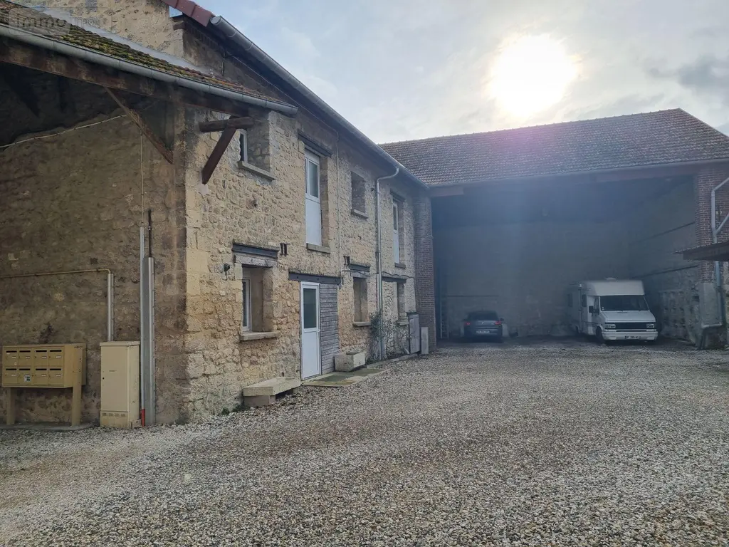 Immeuble de rapport a vendre Fismes 51170 Marne 51 484 m2 640500 euros 51083/VENT/786 014