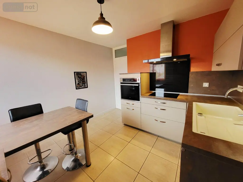 Appartement a vendre Ussel 19200 Corrèze 19 88 m2 3 pièces 115500 euros UA 119 002