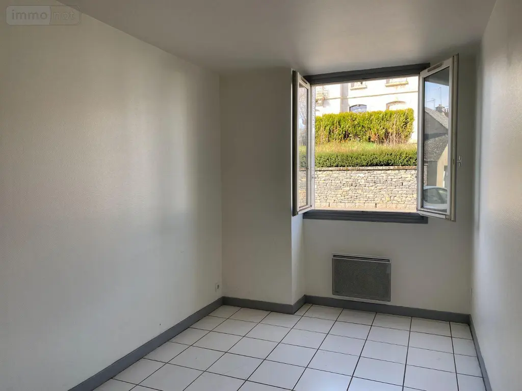 Immeuble de rapport a vendre Mauriac 15200 Cantal 15 169600 euros 15060/1063 006
