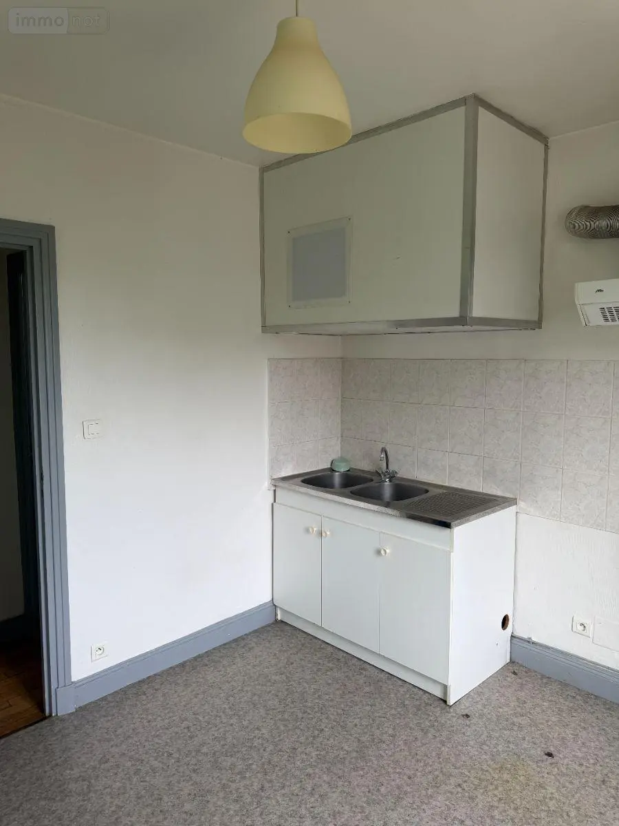 Immeuble de rapport a vendre Mauriac 15200 Cantal 15 169600 euros 15060/1063 008