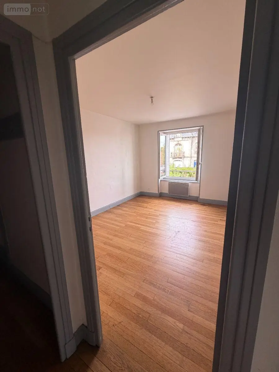 Immeuble de rapport a vendre Mauriac 15200 Cantal 15 169600 euros 15060/1063 015