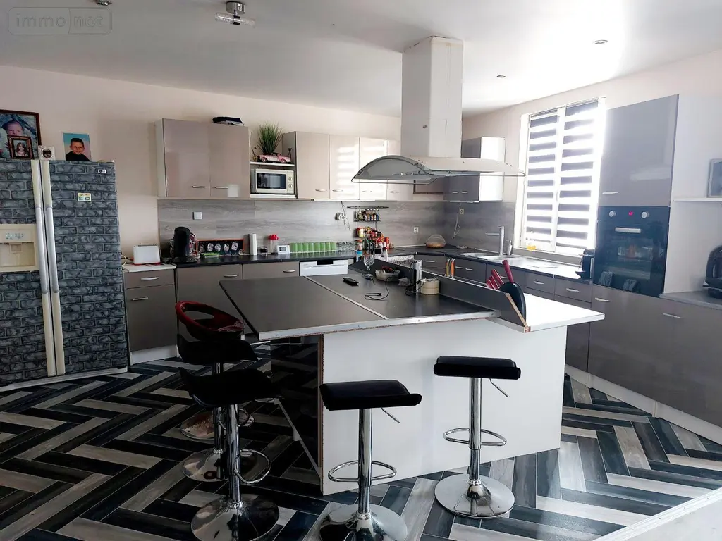 Maison a vendre Surgères 17700 Charente-Maritime 17 140 m2 5 pièces 266000 euros 499 008