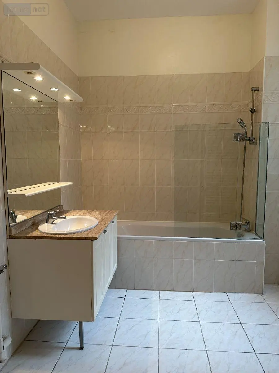 Location appartement Bordeaux 33000 Gironde 33 71 m2 3 pièces 1235 euros 147/746 009