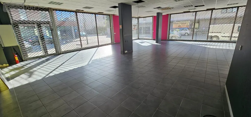 Fonds et murs commerciaux a vendre Dunkerque 59140 Nord 59 266 m2 330000 euros S5221 001