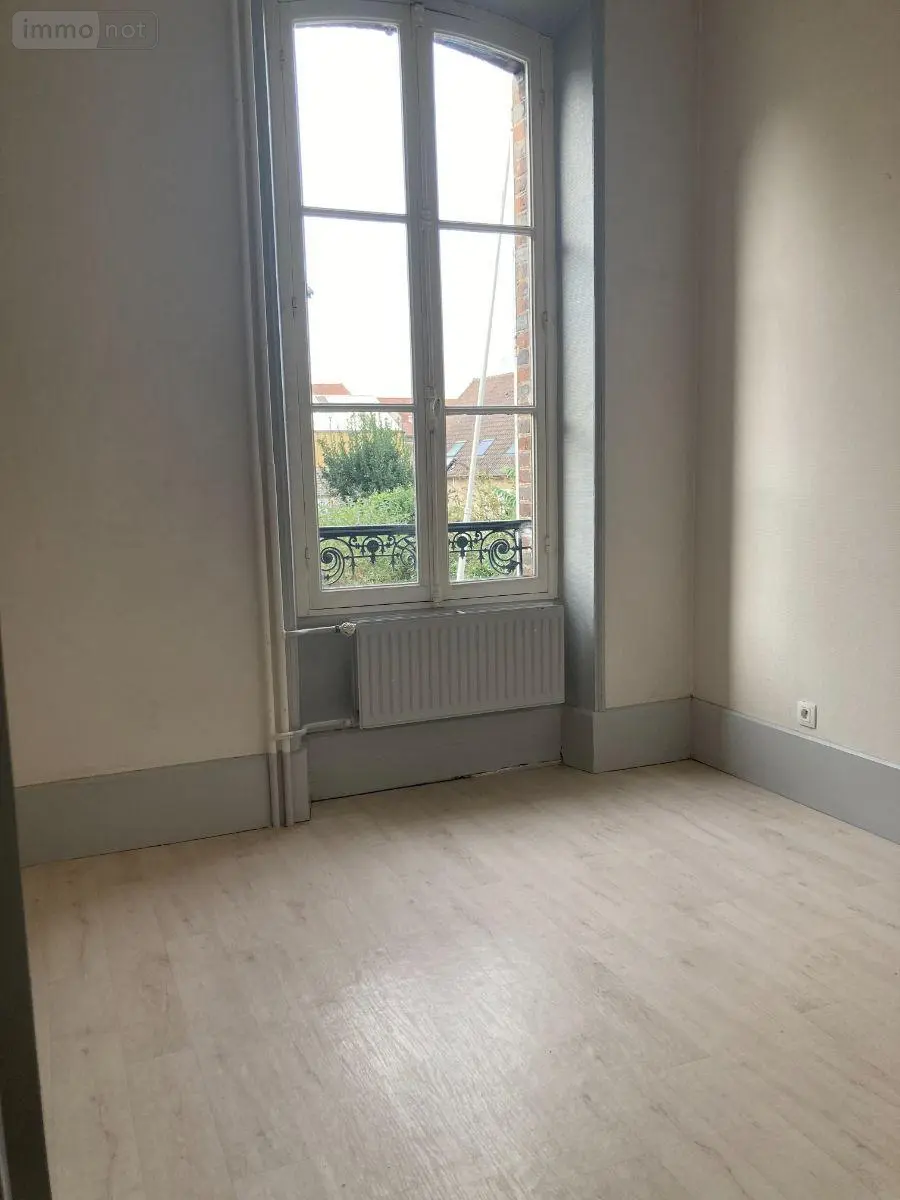 Location appartement Troyes 10000 Aube 10 83 m2 3 pièces 902 euros 10376/1 007