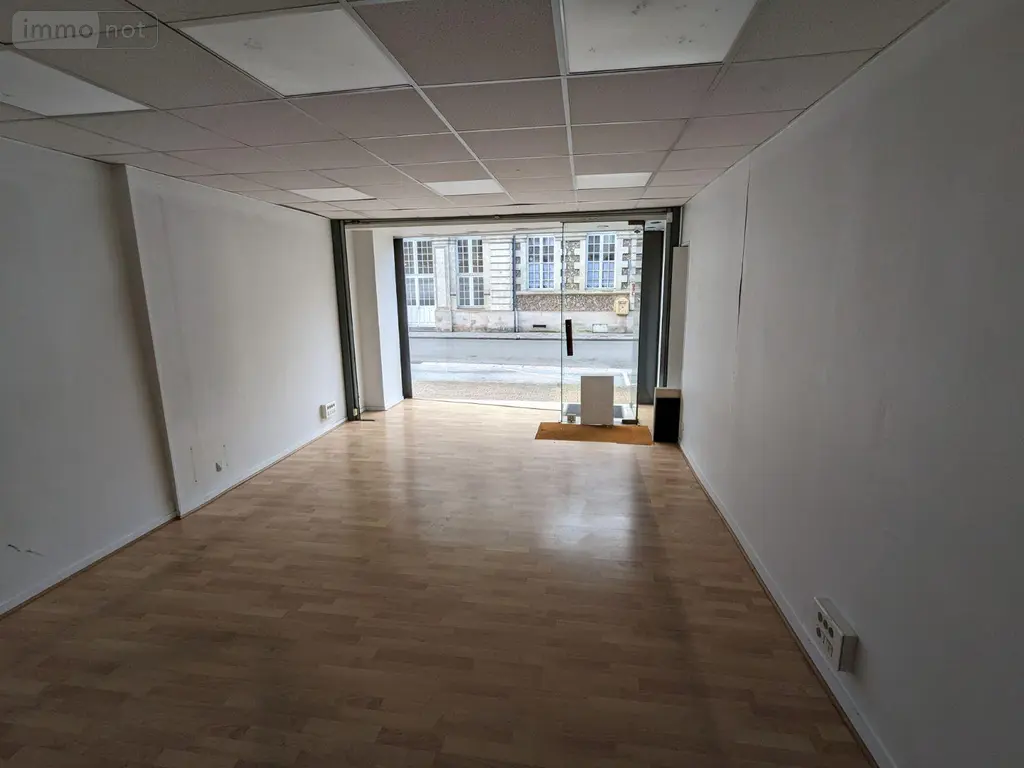 Location fonds et murs commerciaux Nogent-le-Rotrou 28400 Eure-et-Loir 28 50 m2 800 euros 12LP 002